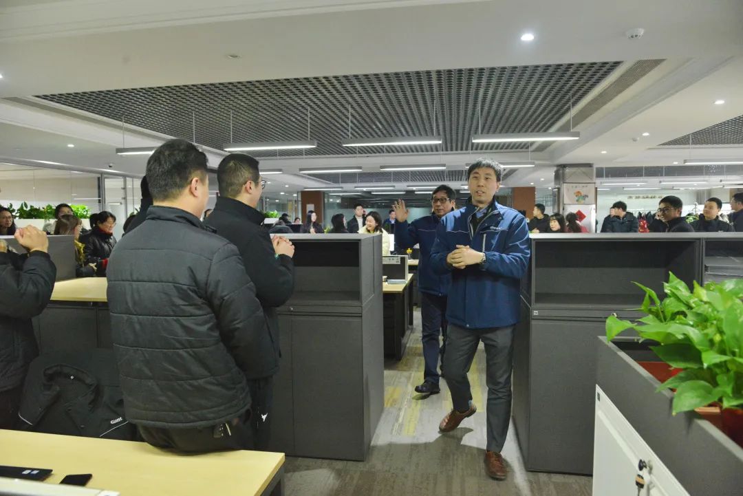 龍騰虎躍春意濃，巨人園區(qū)喜開工