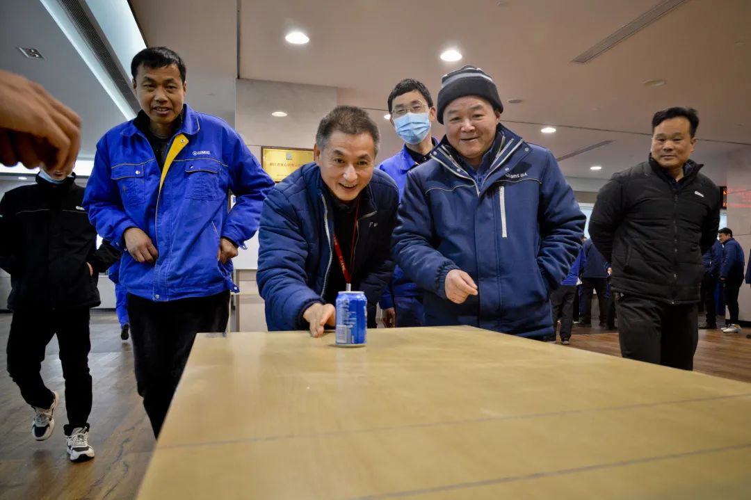 正月十五春先到，巨人家園鬧元宵