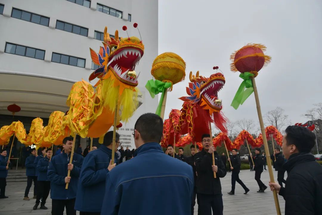 龍騰虎躍春意濃，巨人園區(qū)喜開工