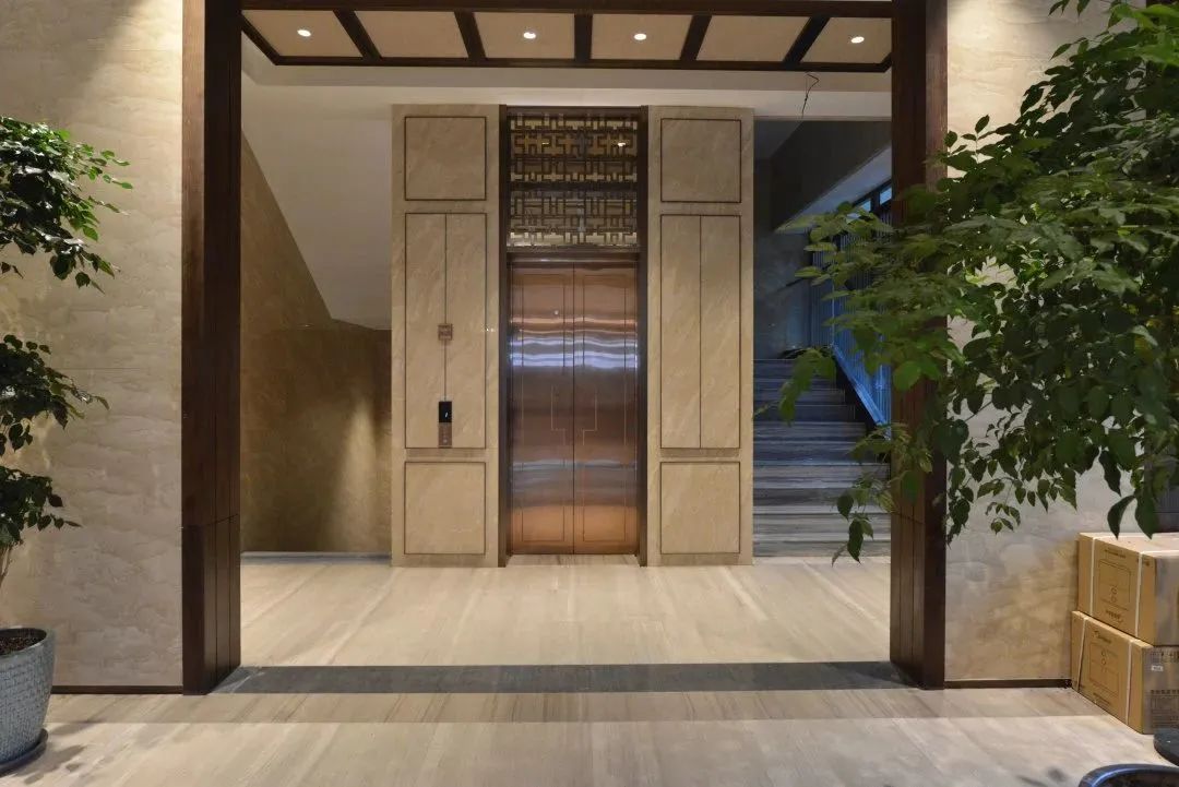 運(yùn)河之上，巨龍電梯啟幕人居新時(shí)代